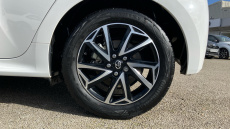 Toyota Yaris 1.5 Hybrid Design 5dr CVT Hybrid Hatchback